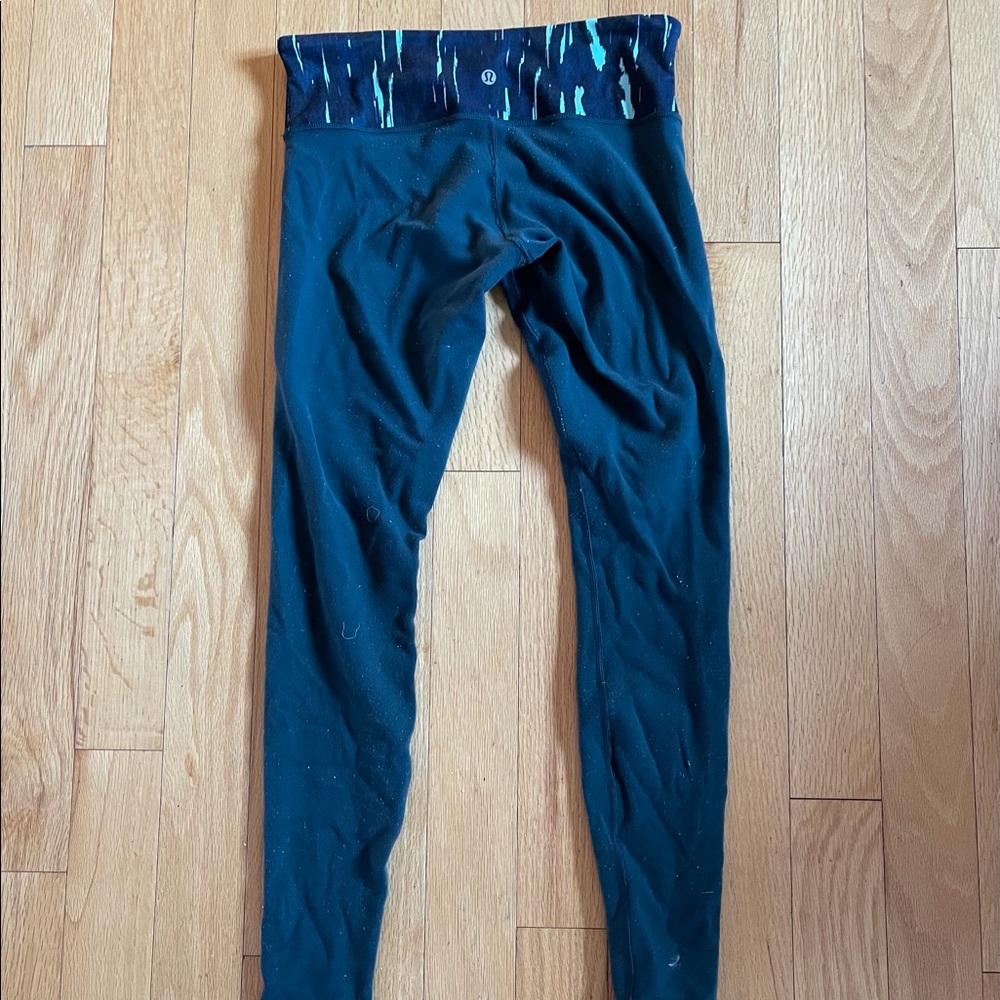 Lululemon leggings. Color green. Size 8.